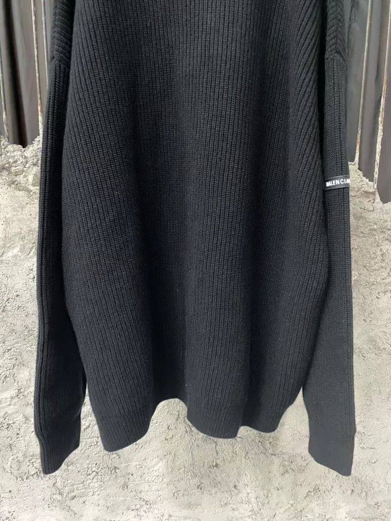 Balenciaga Balenciaga Label Knit Sweater Size S Size US S / EU 44-46 / 1 - 8 Thumbnail