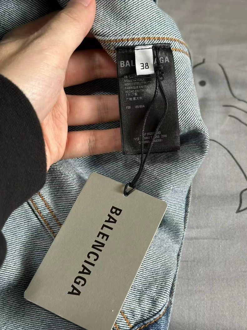Balenciaga Balenciaga Denim Jacket Size 38 Size US L / EU 52-54 / 3 - 4 Thumbnail