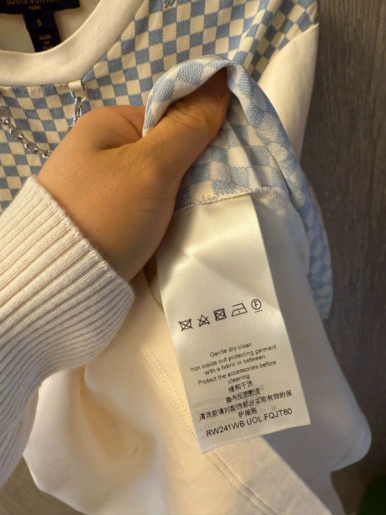 Louis Vuitton LV Silk T-Shirt in Size Small- DMC Size US S / EU 44-46 / 1 - 4 Thumbnail