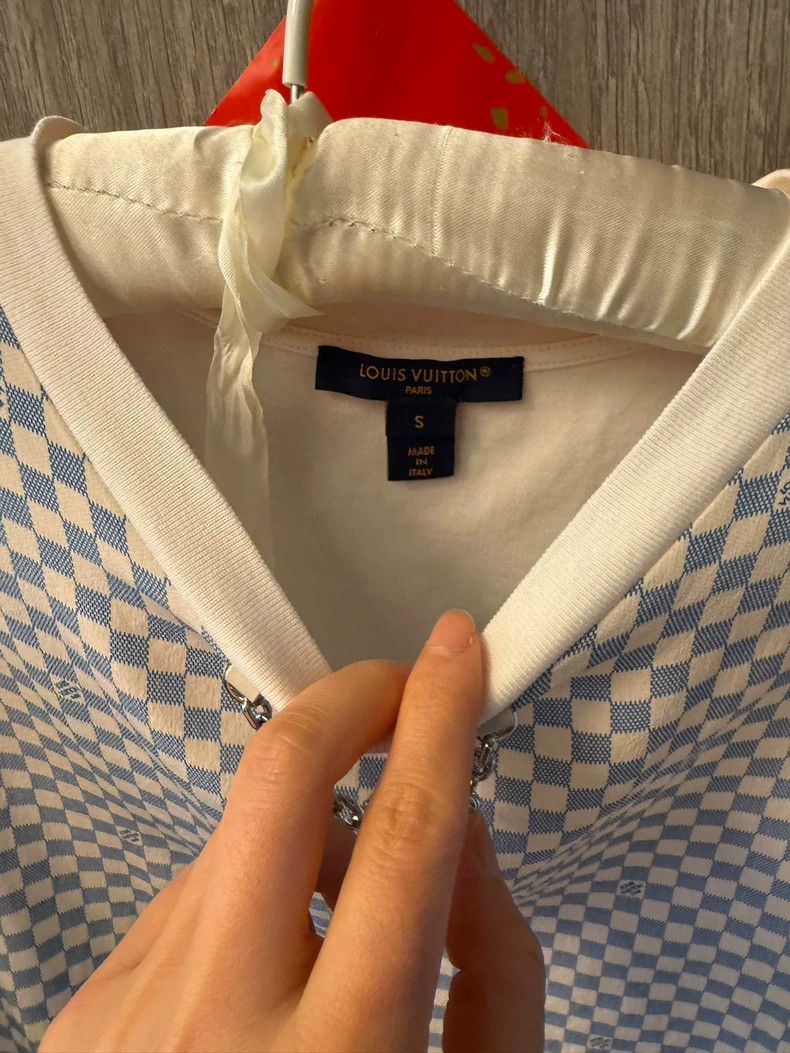 Louis Vuitton LV Silk T-Shirt in Size Small- DMC Size US S / EU 44-46 / 1 - 3 Thumbnail