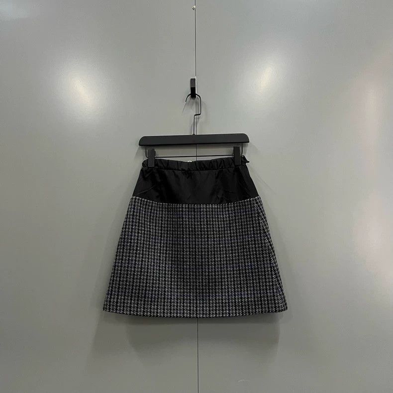 Prada PRADA Houndstooth Pattern Logo Half Skirt- DMC Size 38" / US 16 / IT 52 - 3 Thumbnail
