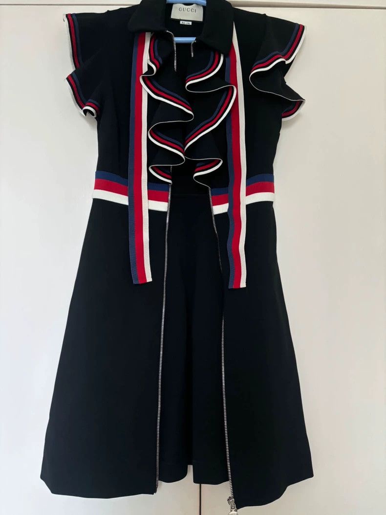 Elegant Gucci Dress with Bow Detail- DMC