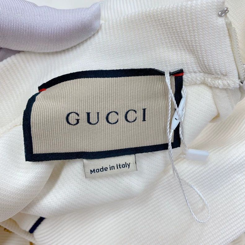 Gucci Gucci White Dress with Pockets and Buttons- DMC Size 28" / US 6 / IT 42 - 4 Thumbnail