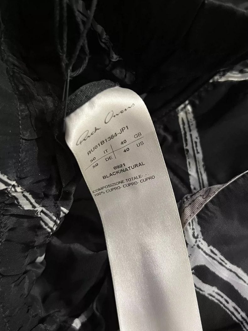Rick Owens Black Geometric Print Shorts by Rick Owens Size US 31 - 9 Thumbnail