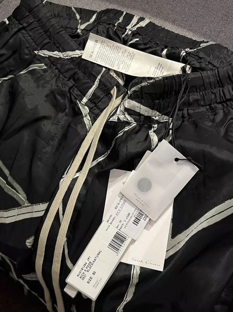 Rick Owens Black Geometric Print Shorts by Rick Owens Size US 31 - 6 Thumbnail