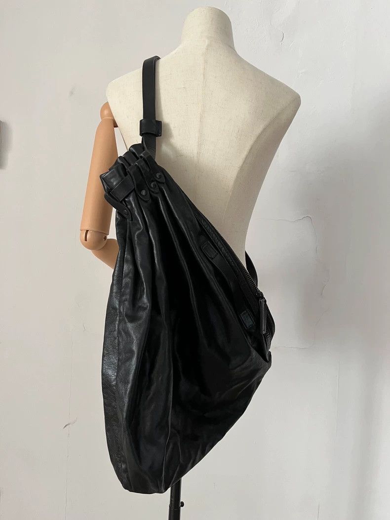Yohji Yamamoto Yohji Yamamoto Leather Drawstring Handbag Size ONE SIZE - 2 Thumbnail