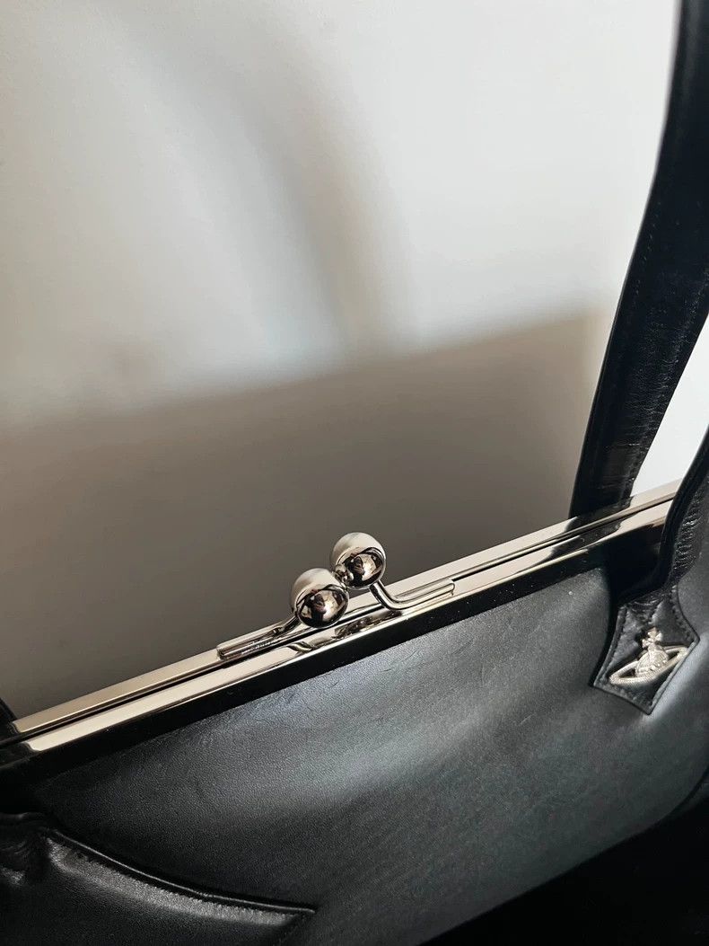 Vivienne Westwood Vivienne Westwood Black Clutch Handbag Size ONE SIZE - 5 Thumbnail