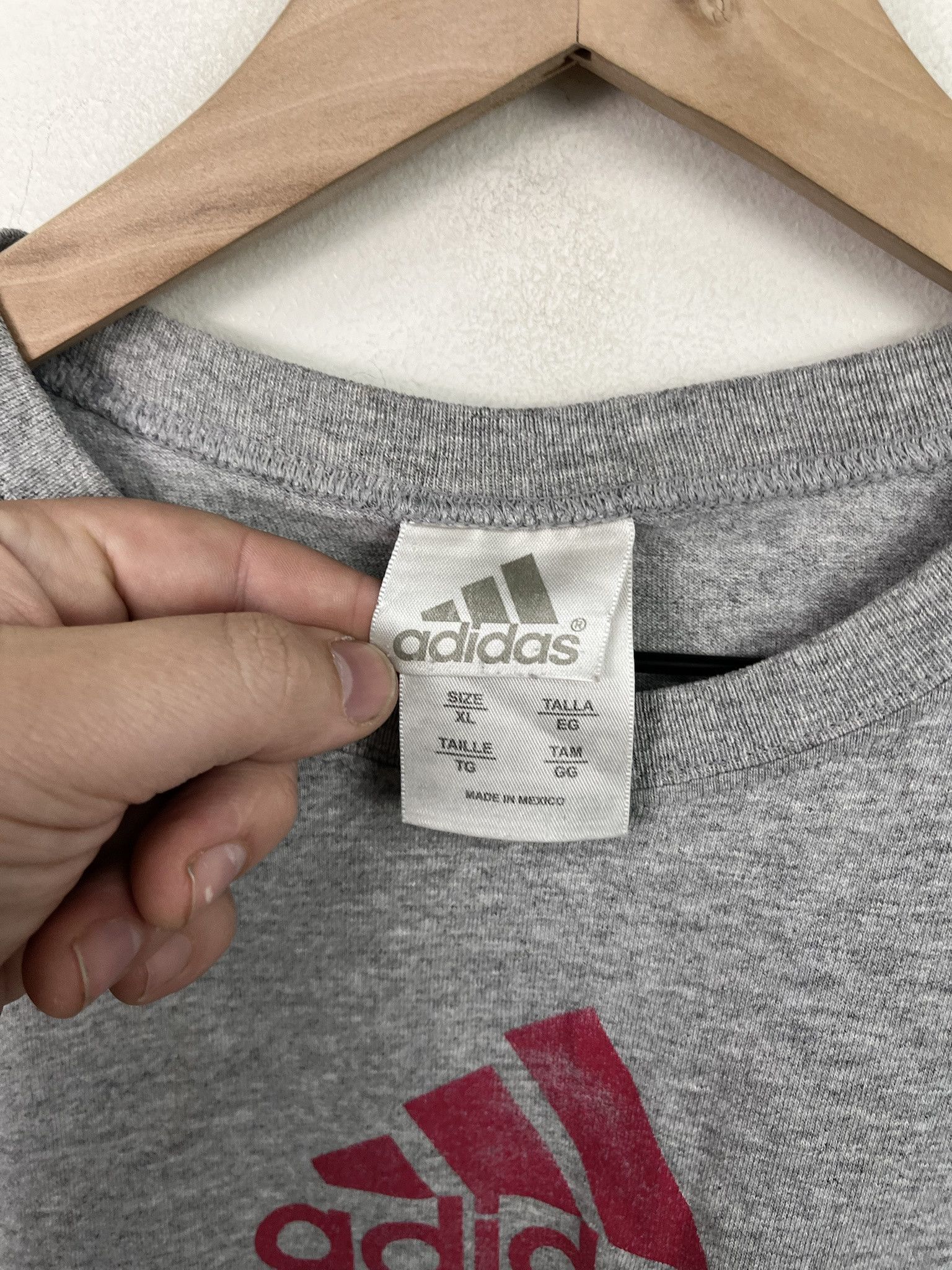 Vintage Vintage Adidas Logo Tshirt Size L Size US L / EU 52-54 / 3 - 2 Thumbnail