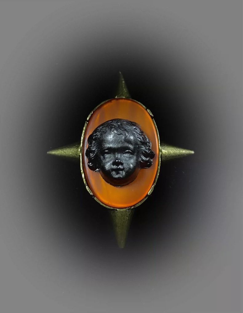 Jean Paul Gaultier Jean Paul Gaultier Portrait Brooch Pin Size ONE SIZE - 2 Thumbnail