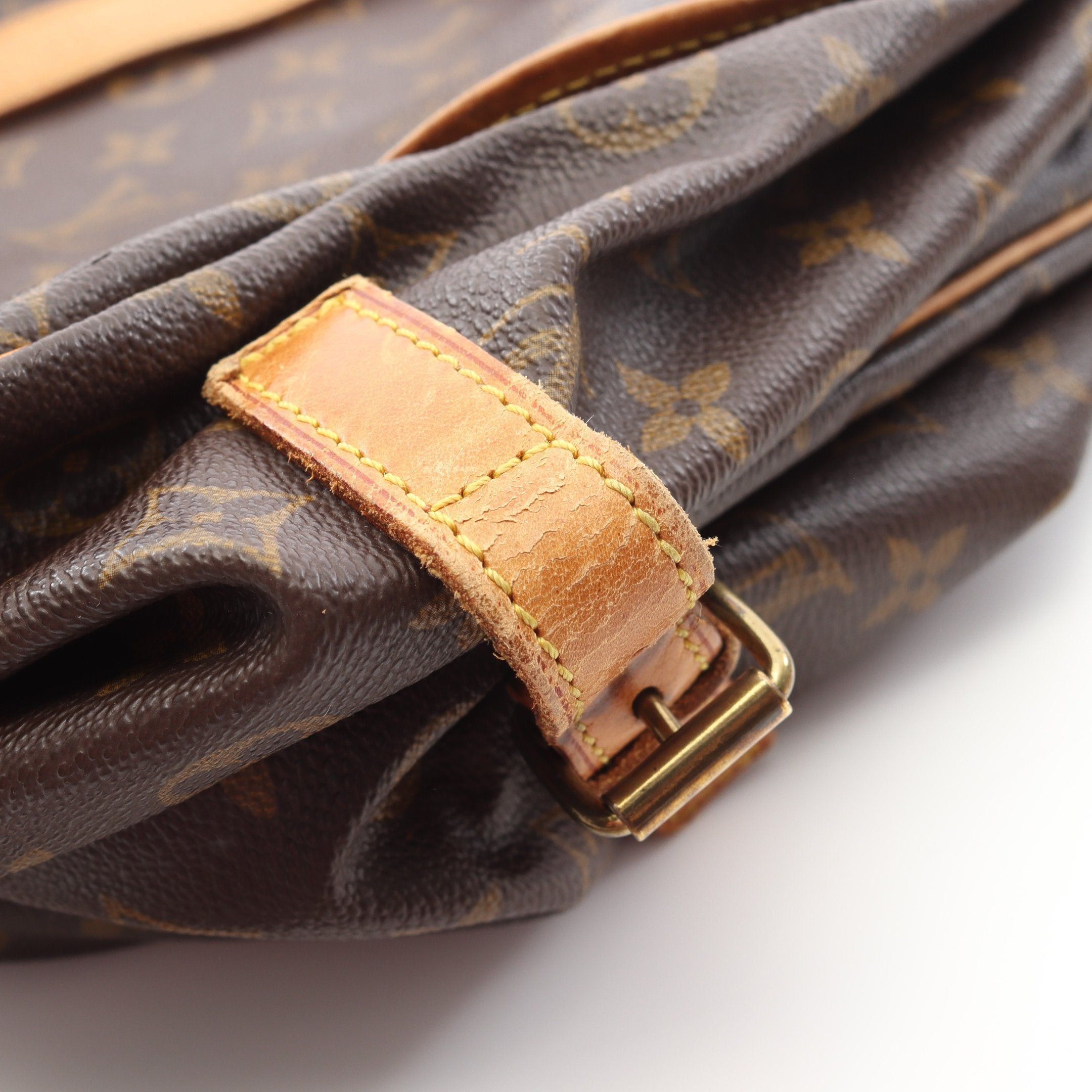Louis Vuitton Louis Vuitton Saumur 35 Monogram Shoulder Bag Leather Brown Size ONE SIZE - 12 Thumbnail