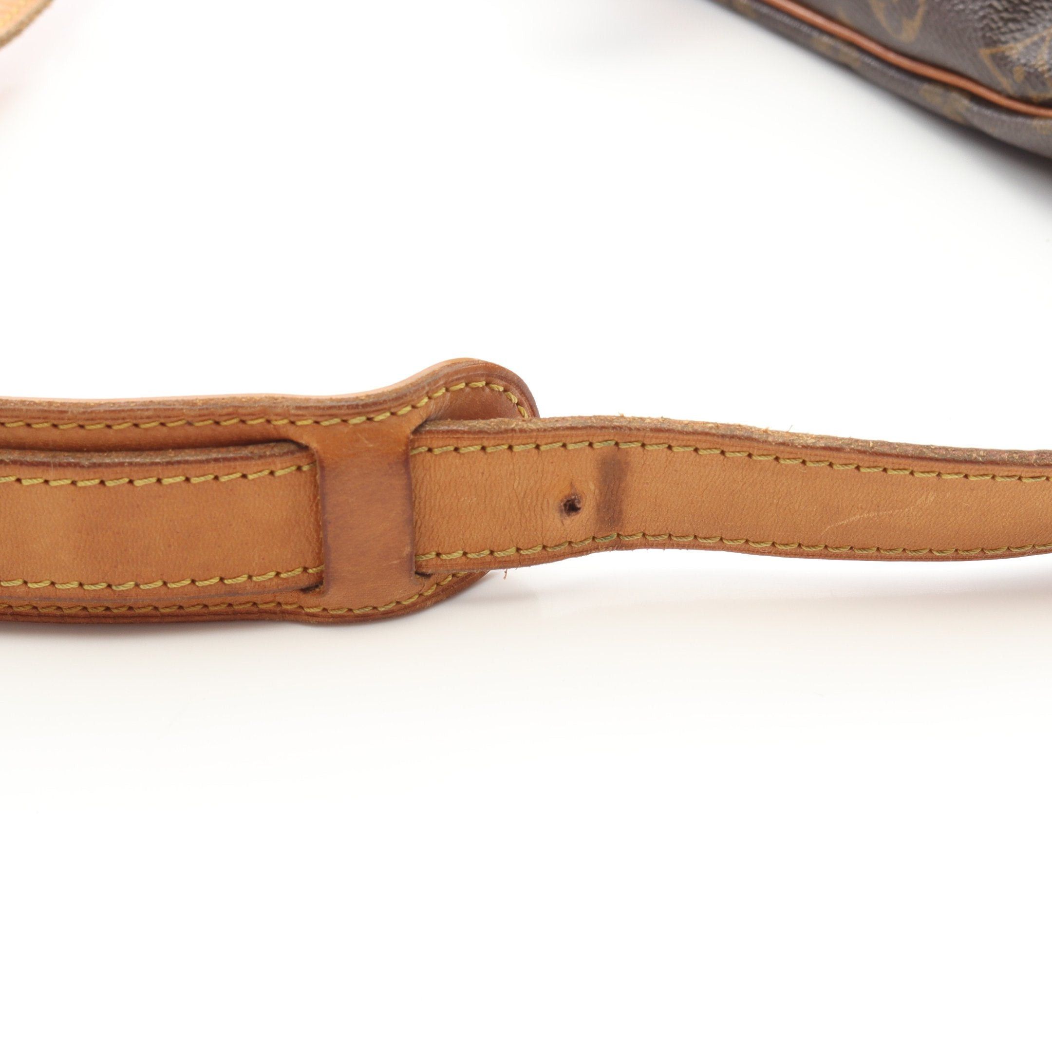Louis Vuitton Louis Vuitton Saumur 35 Monogram Shoulder Bag Leather Brown Size ONE SIZE - 7 Thumbnail