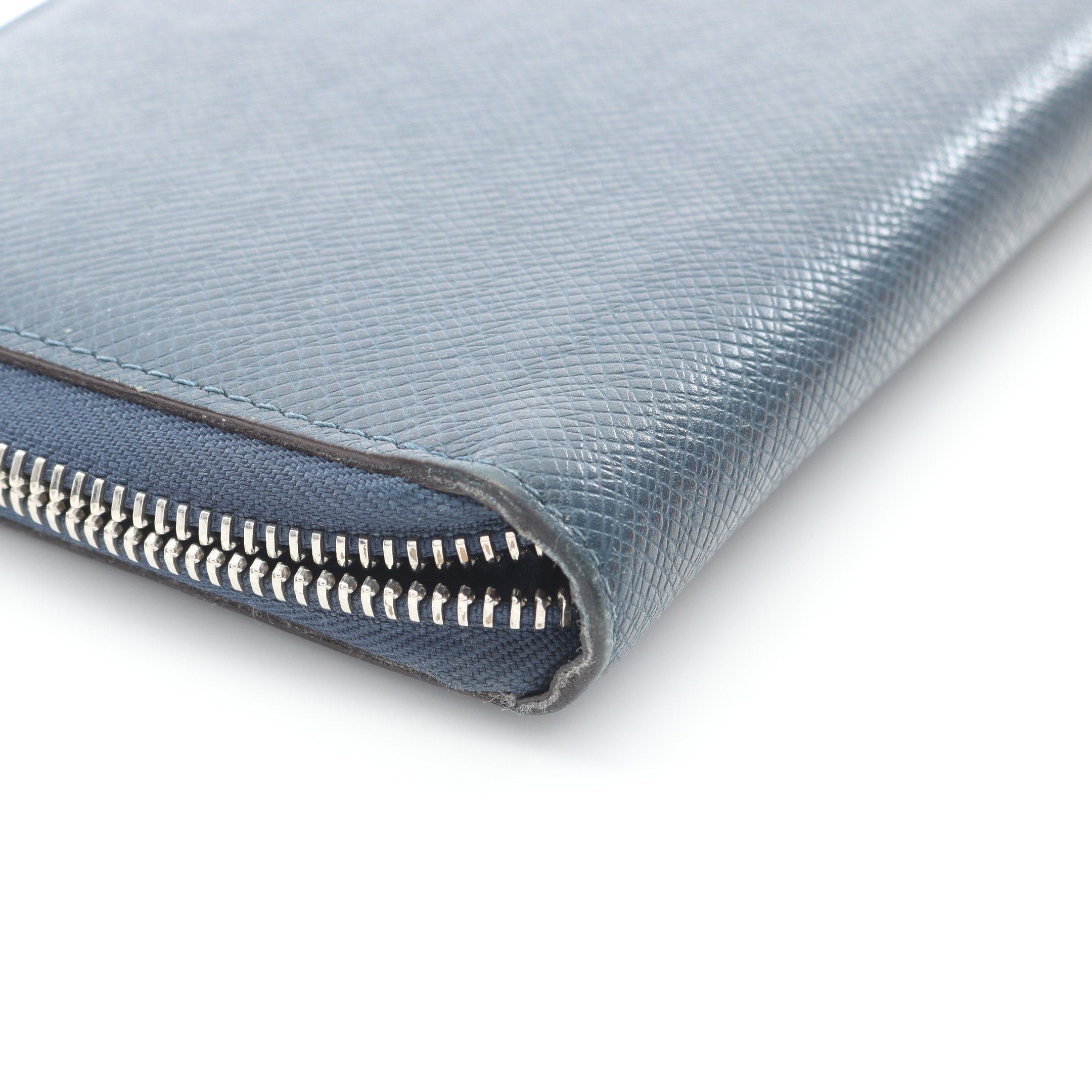 Louis Vuitton Louis Vuitton Zippy Organiser Taiga Ocean Round Zipper Long Wallet Leather Navy Size ONE SIZE - 9 Thumbnail