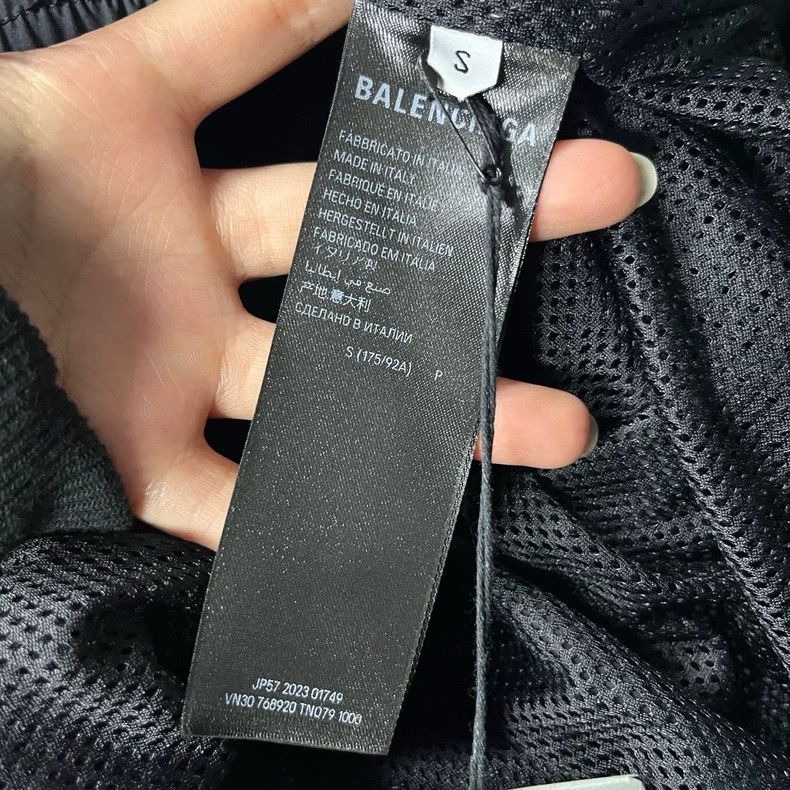 Balenciaga Balenciaga Black Letter Print Zip Jacket-dmc Size US XXS / EU 40 - 8 Thumbnail