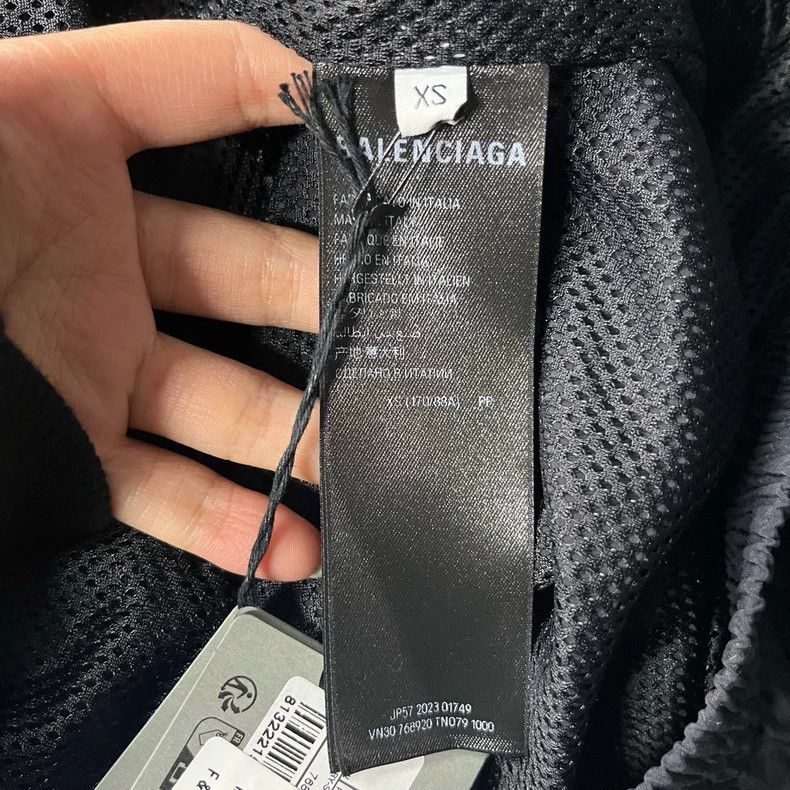 Balenciaga Balenciaga Black Letter Print Zip Jacket-dmc Size US XXS / EU 40 - 6 Thumbnail