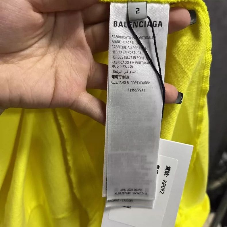Balenciaga Balenciaga Yellow Logo Graphic Short Sleeve T-shirt-dmc Size US S / EU 44-46 / 1 - 3 Thumbnail
