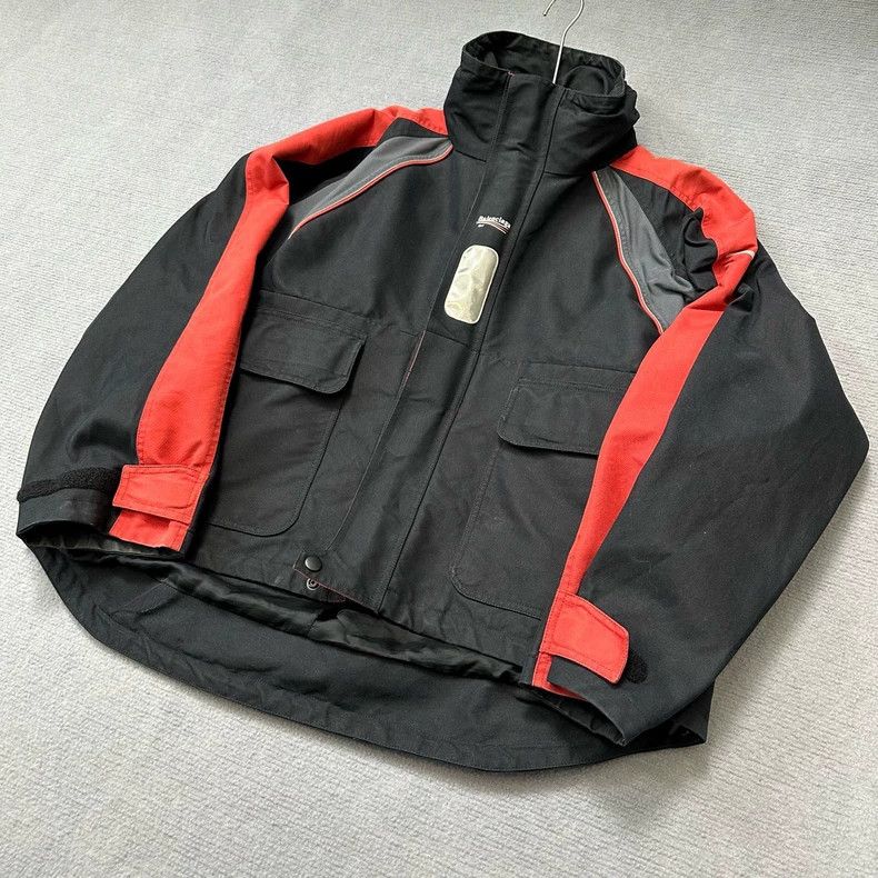 Balenciaga Balenciaga Waterproof Jacket Size 44-dmc Size US M / EU 48-50 / 2 - 3 Thumbnail