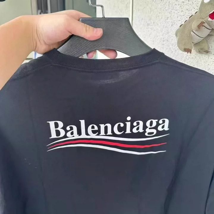 Balenciaga Balenciaga Short Sleeve Black T-Shirt Size S-dmc Size US S / EU 44-46 / 1 - 4 Thumbnail