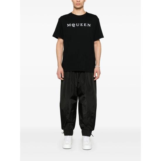 Alexander McQueen ALEXANDER MCQUEEN Men T-Shirts 828420 QTADD 0520 BLACK Size US S / EU 44-46 / 1 - 4 Thumbnail