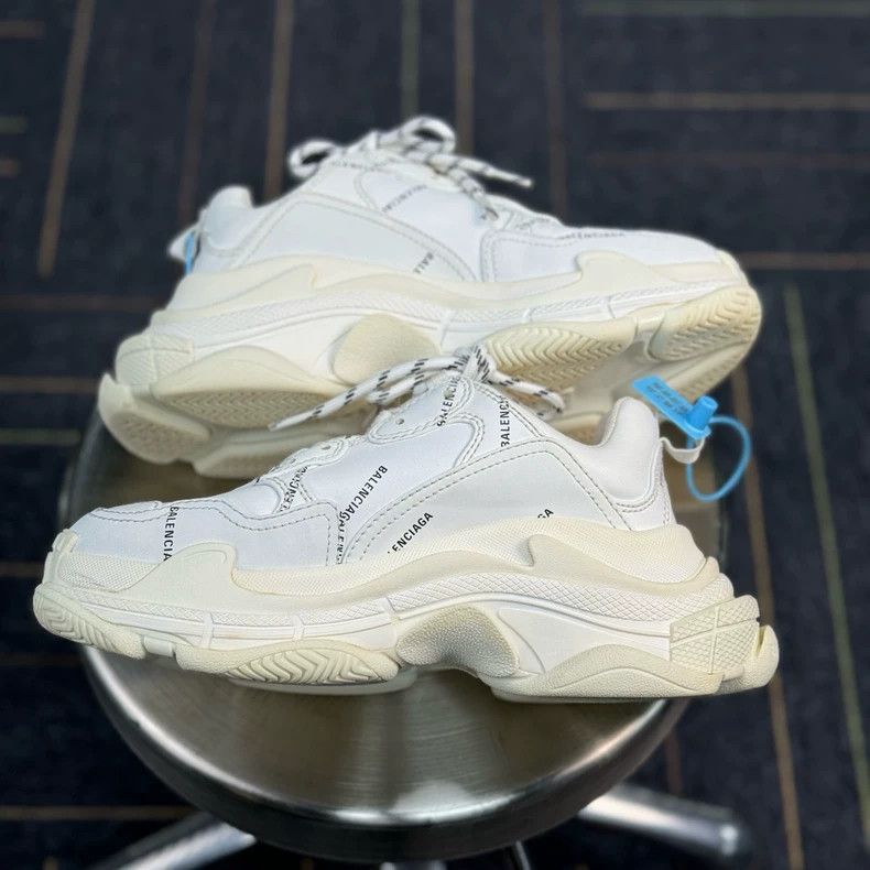 Balenciaga Balenciaga Triple Sneakers Size 37 Boxed Size US 6 / EU 39 - 3 Thumbnail