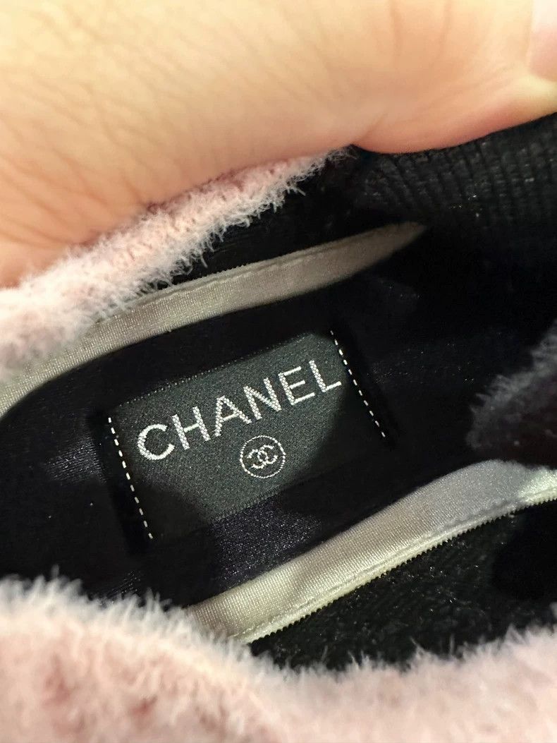 Chanel Chanel Pink Black Logo Athletic Sneakers Size US 8 / EU 41 - 7 Thumbnail