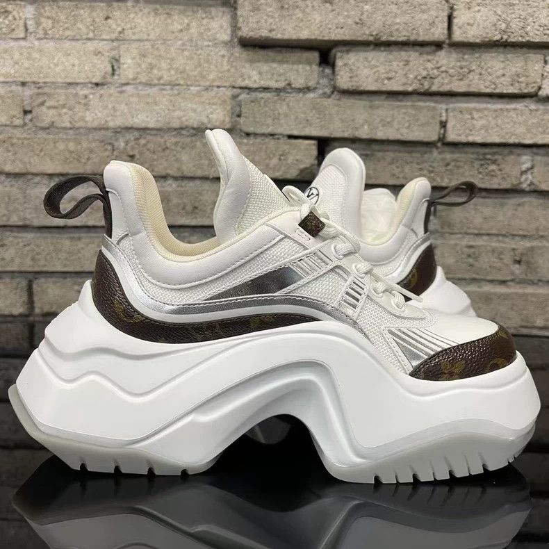 Louis Vuitton Louis Vuitton lv2.0 Dad Shoes Size 36 Size US 6 / IT 36 - 4 Thumbnail