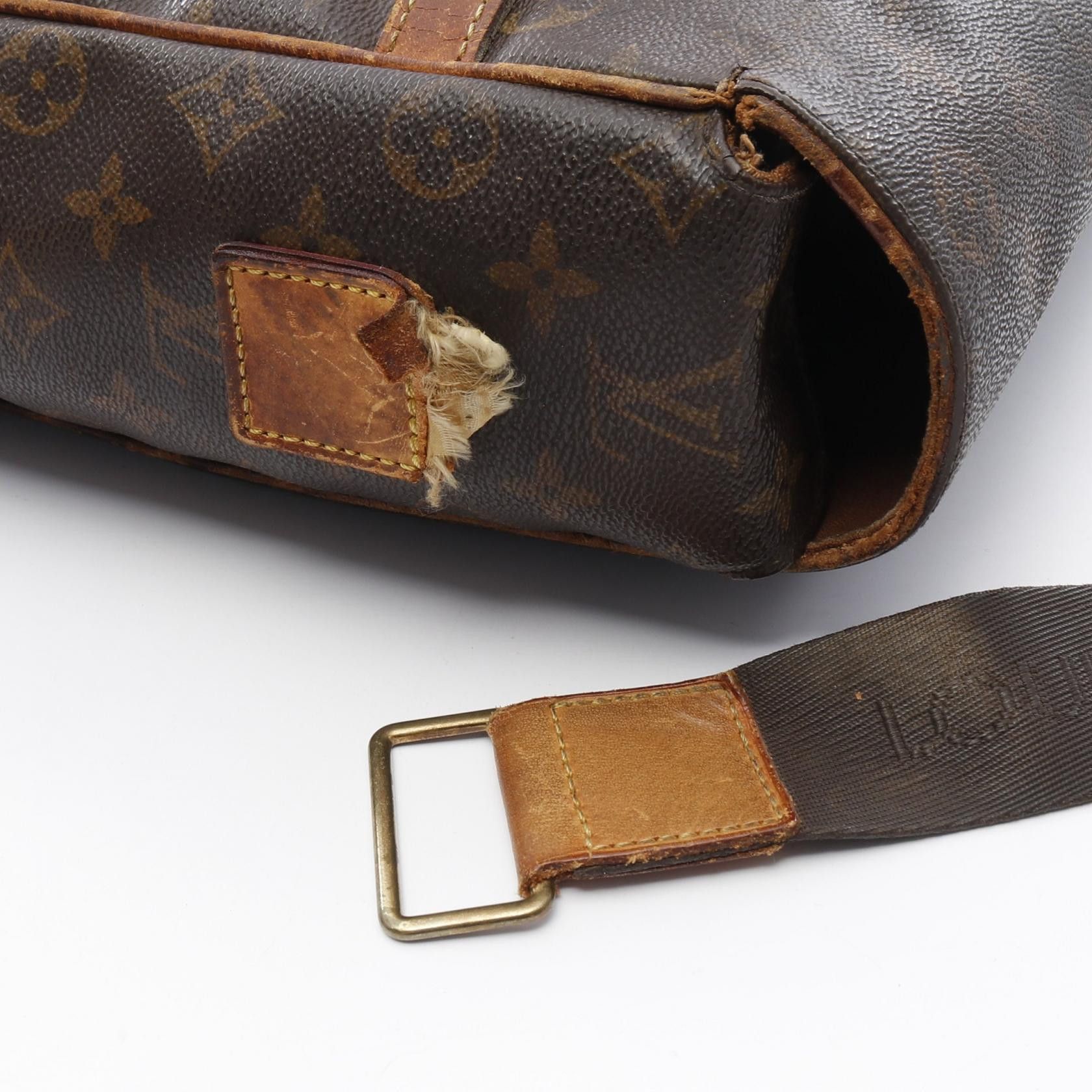 Louis Vuitton Louis Vuitton Aves Monogram Shoulder Bag Leather Brown Size ONE SIZE - 8 Thumbnail