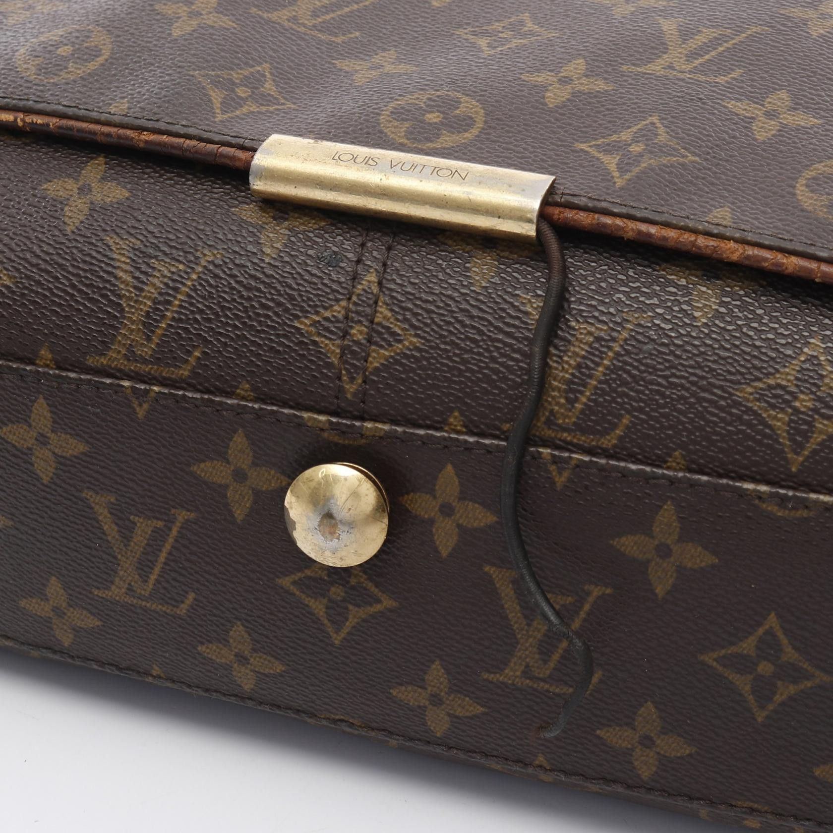 Louis Vuitton Louis Vuitton Aves Monogram Shoulder Bag Leather Brown Size ONE SIZE - 10 Thumbnail