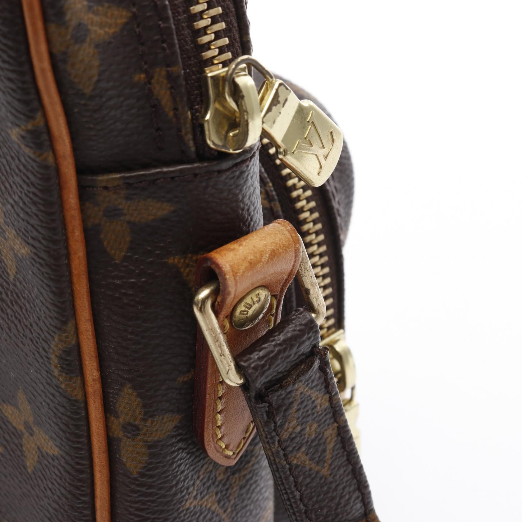 Louis Vuitton Louis Vuitton Amazon Monogram Shoulder Bag Leather Brown Size ONE SIZE - 9 Thumbnail