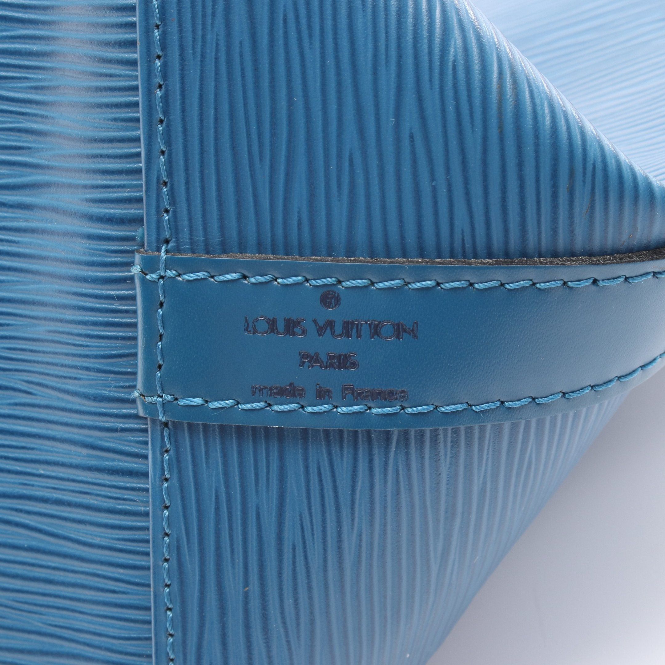 Louis Vuitton Louis Vuitton Peti Noe Epi Toledo Blue Shoulder Bag Leather Size ONE SIZE - 4 Thumbnail