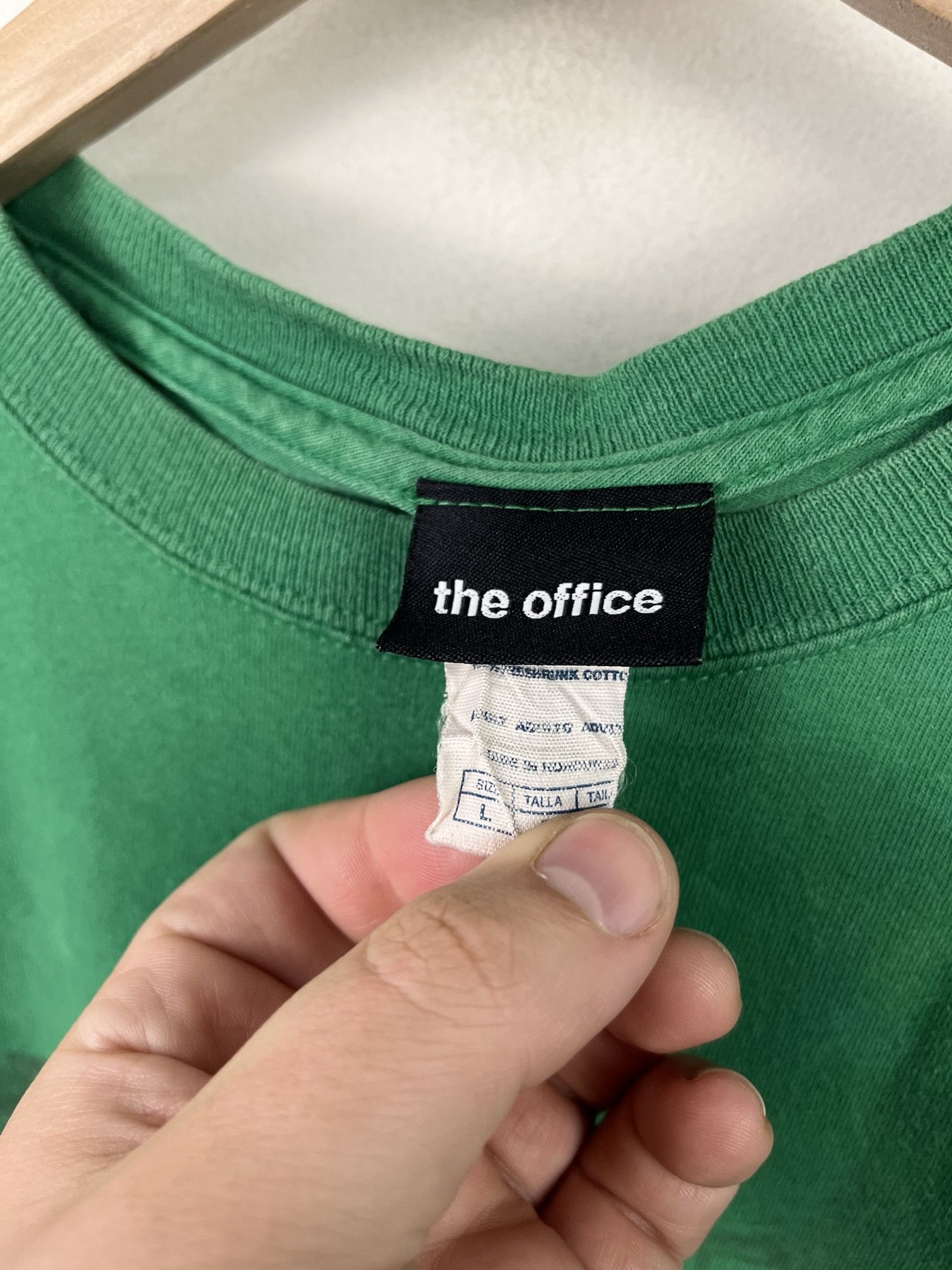 Other Vintage Y2K The Office Dunder Mifflin Tshirt Size L Size US L / EU 52-54 / 3 - 3 Thumbnail