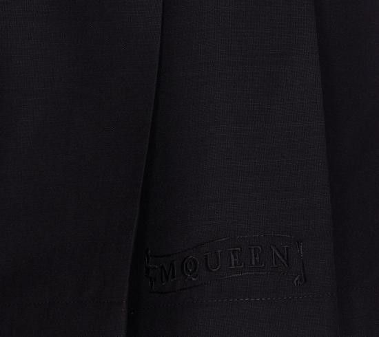 Alexander McQueen ALEXANDER MCQUEEN Women Shorts & Burmudas 832559 QJAEK1000 Black Size 28" / US 6 / IT 42 - 3 Thumbnail