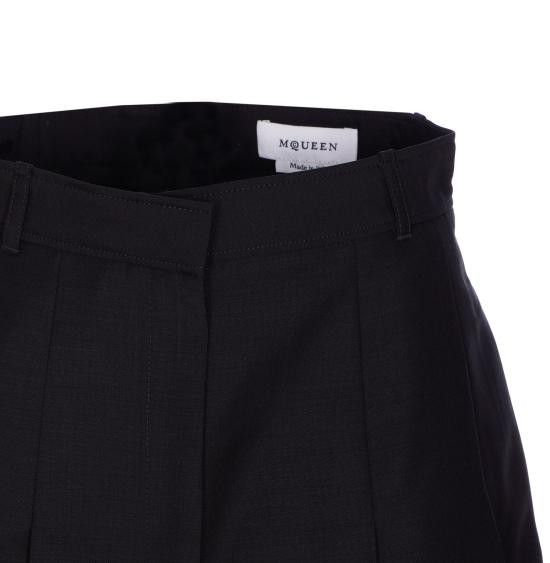 Alexander McQueen ALEXANDER MCQUEEN Women Shorts & Burmudas 832559 QJAEK1000 Black Size 28" / US 6 / IT 42 - 4 Thumbnail