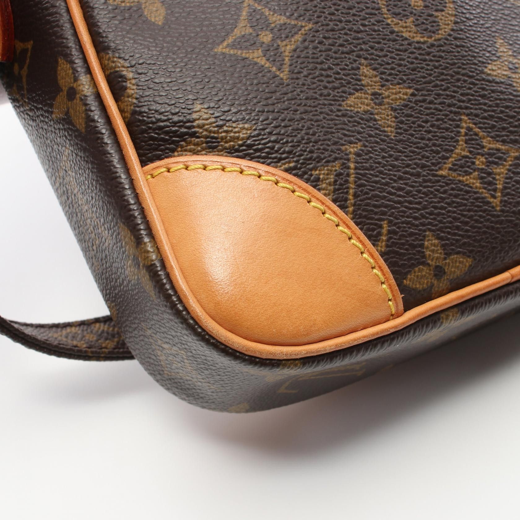 Louis Vuitton Louis Vuitton Louis Vuitton Danube Monogram Coated Canvas Shoulder Bag Canvas Shoulder Bag M45266 Size ONE SIZE - 8 Thumbnail