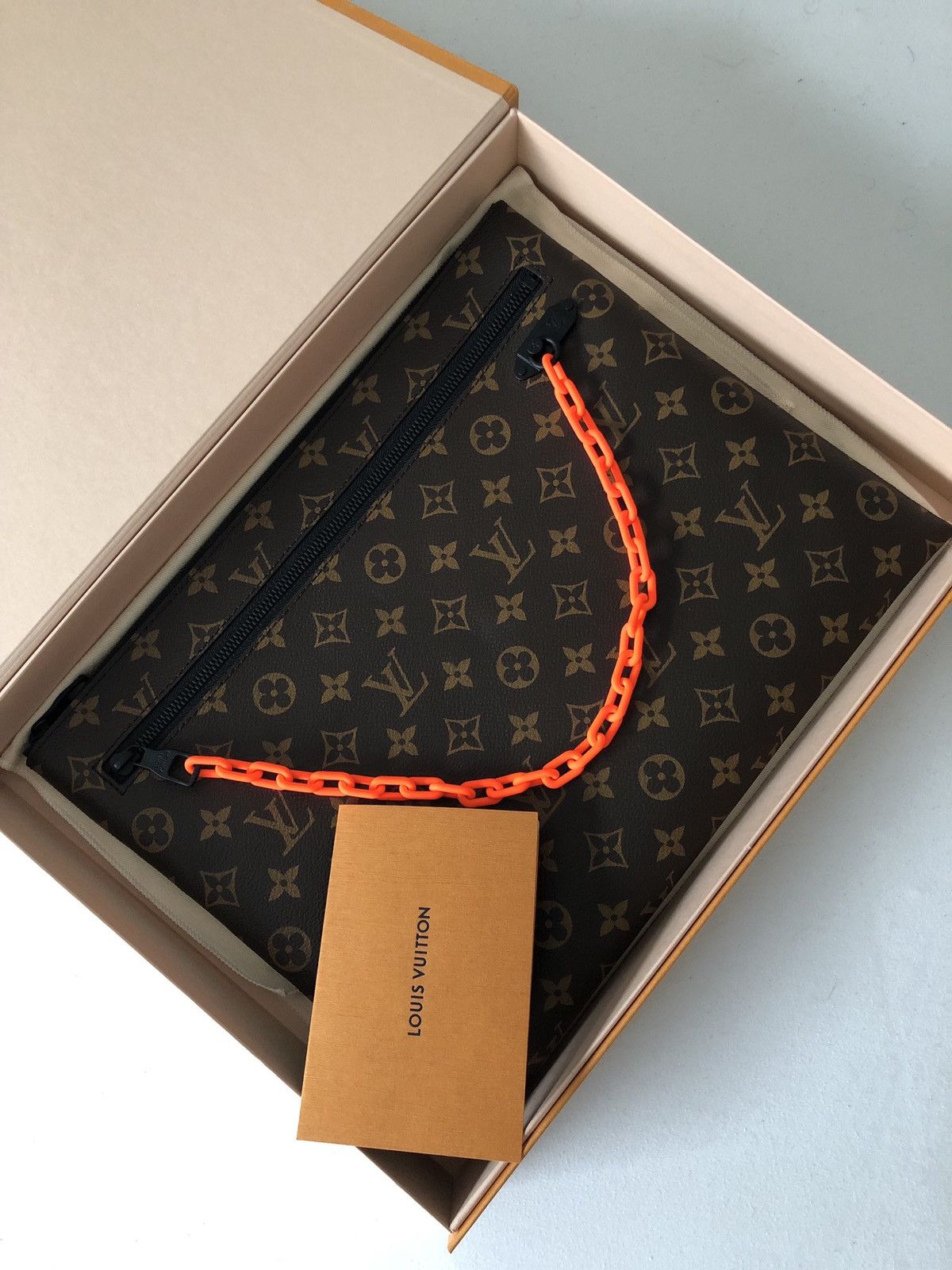 vuitton virgil abloh a4