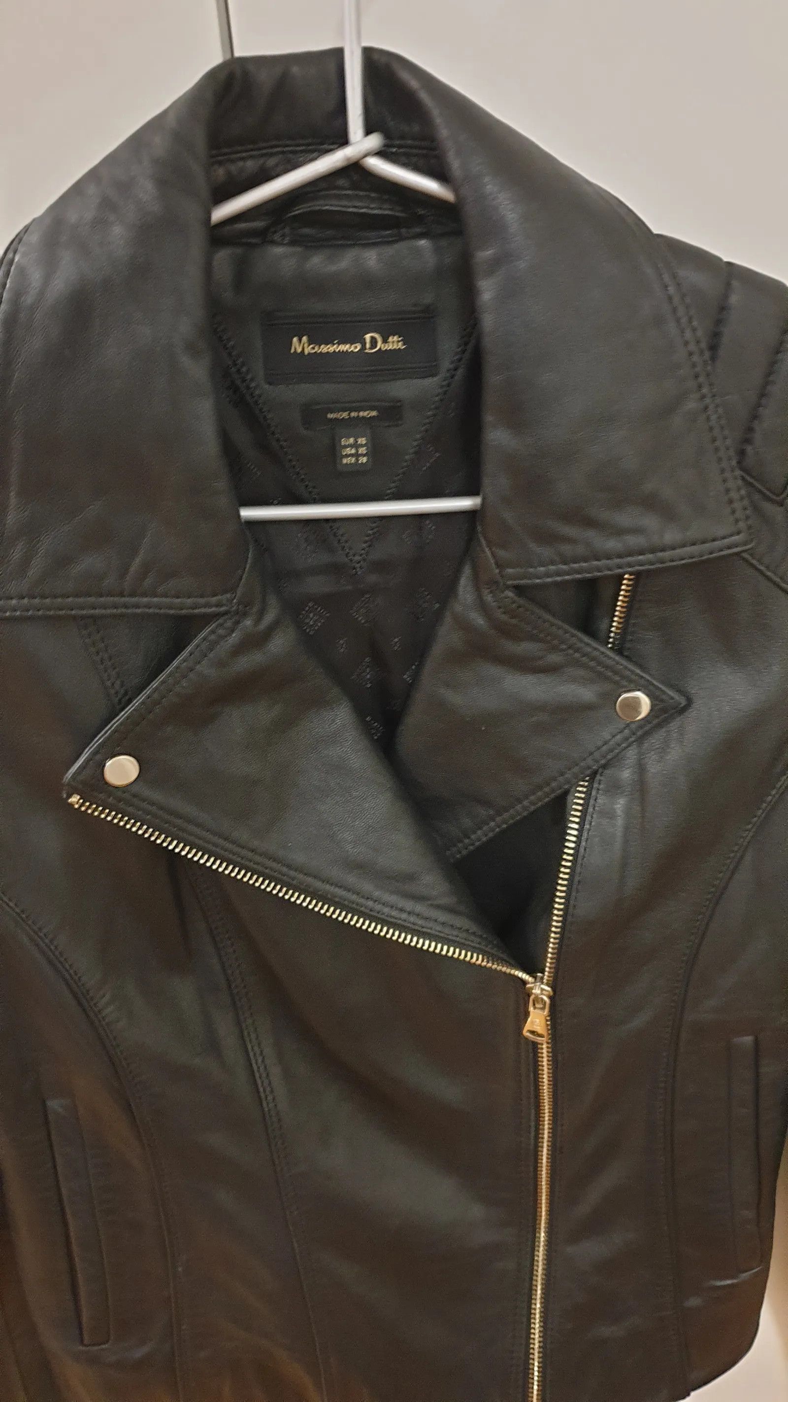 Massimo Dutti Massimo Dutti Leather Jacket Size XS / US 0-2 / IT 36-38 - 2 Thumbnail