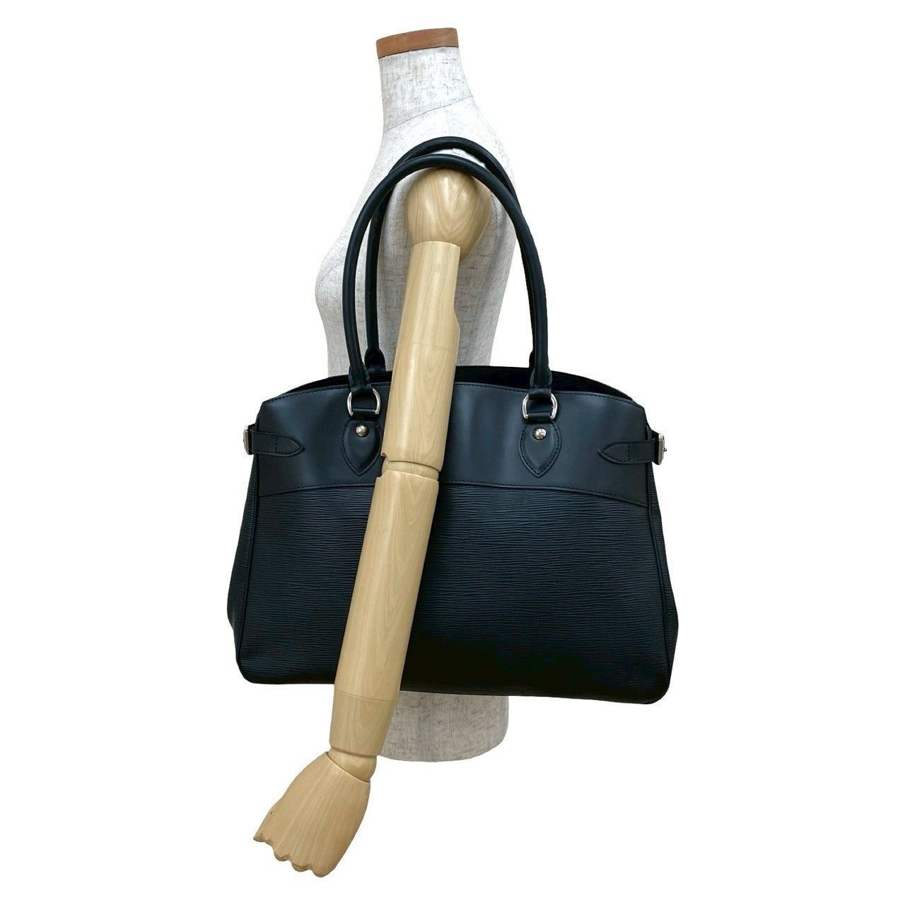 Louis Vuitton Louis Vuitton Tote Bag Black Leather Size ONE SIZE - 2 Thumbnail
