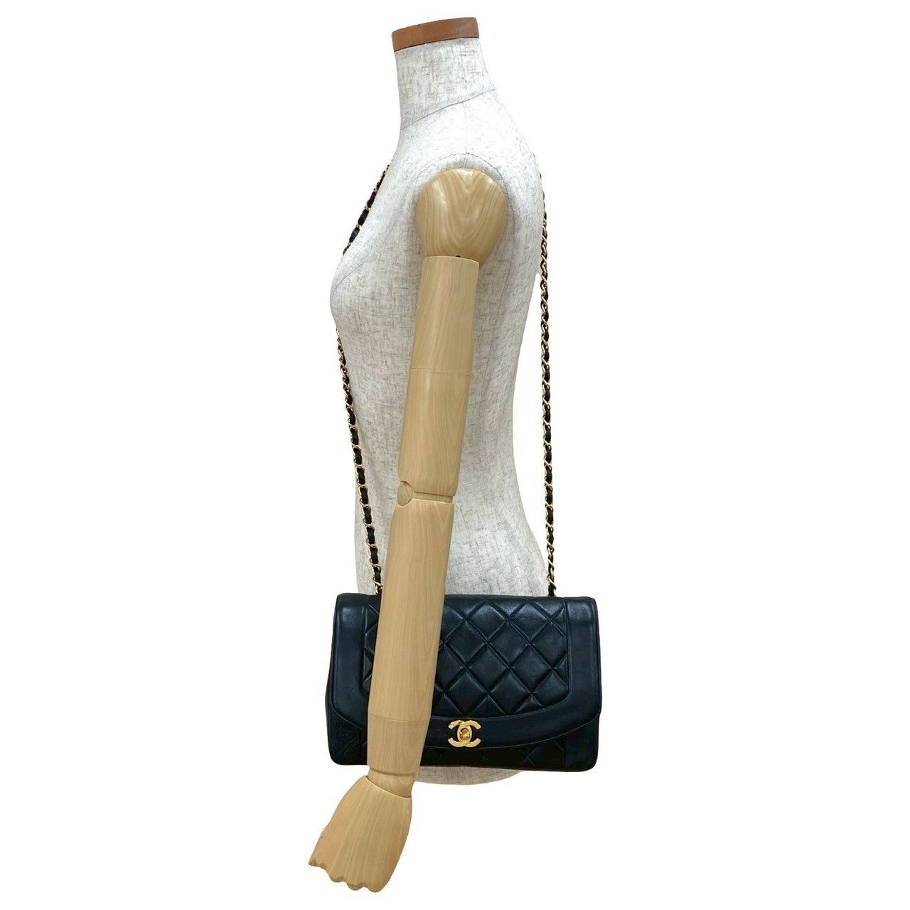 Chanel Chanel Shoulder Bag Black Leather Size ONE SIZE - 2 Thumbnail