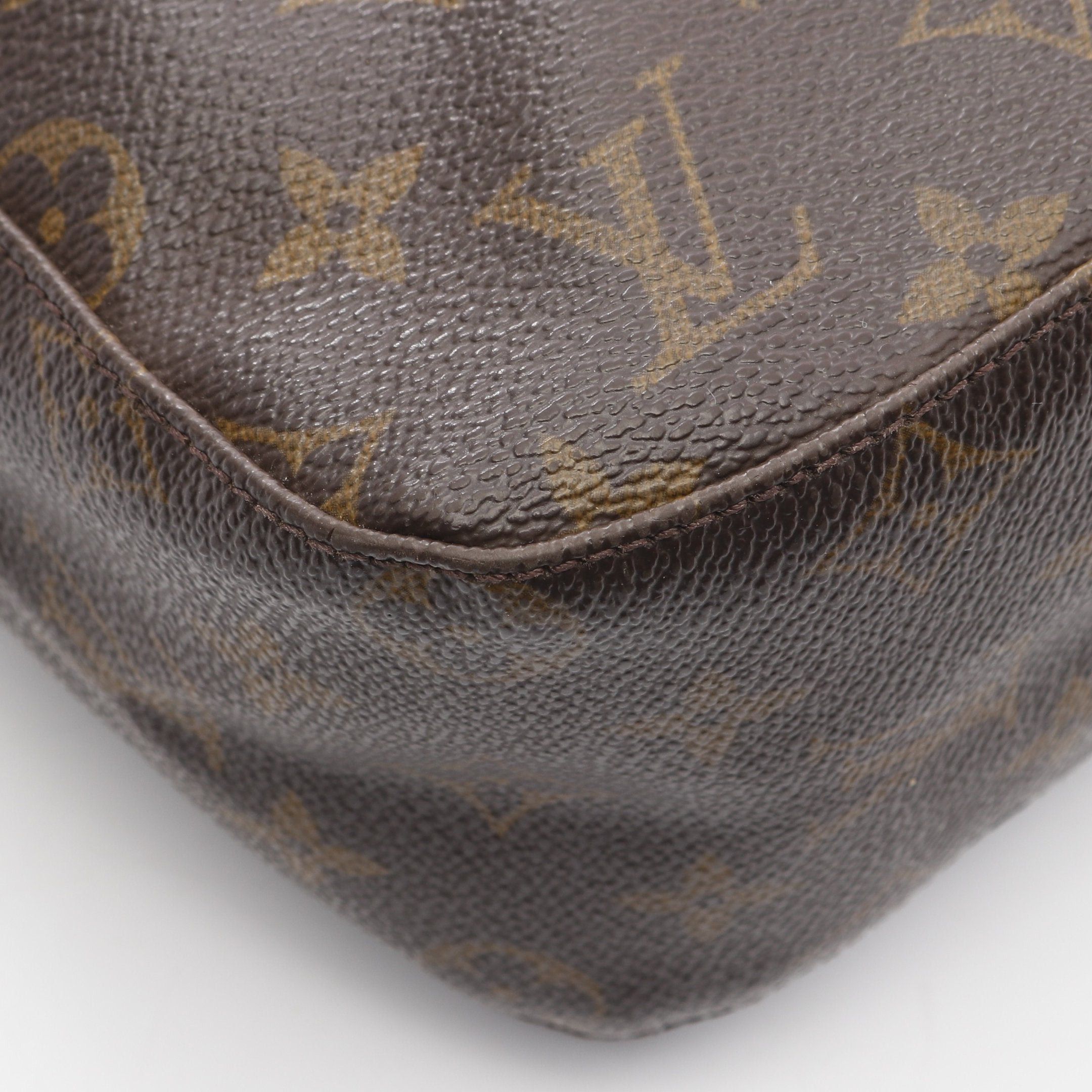 Louis Vuitton Louis Vuitton Looping Mm Monogram Shoulder Bag Leather Brown Size ONE SIZE - 7 Thumbnail