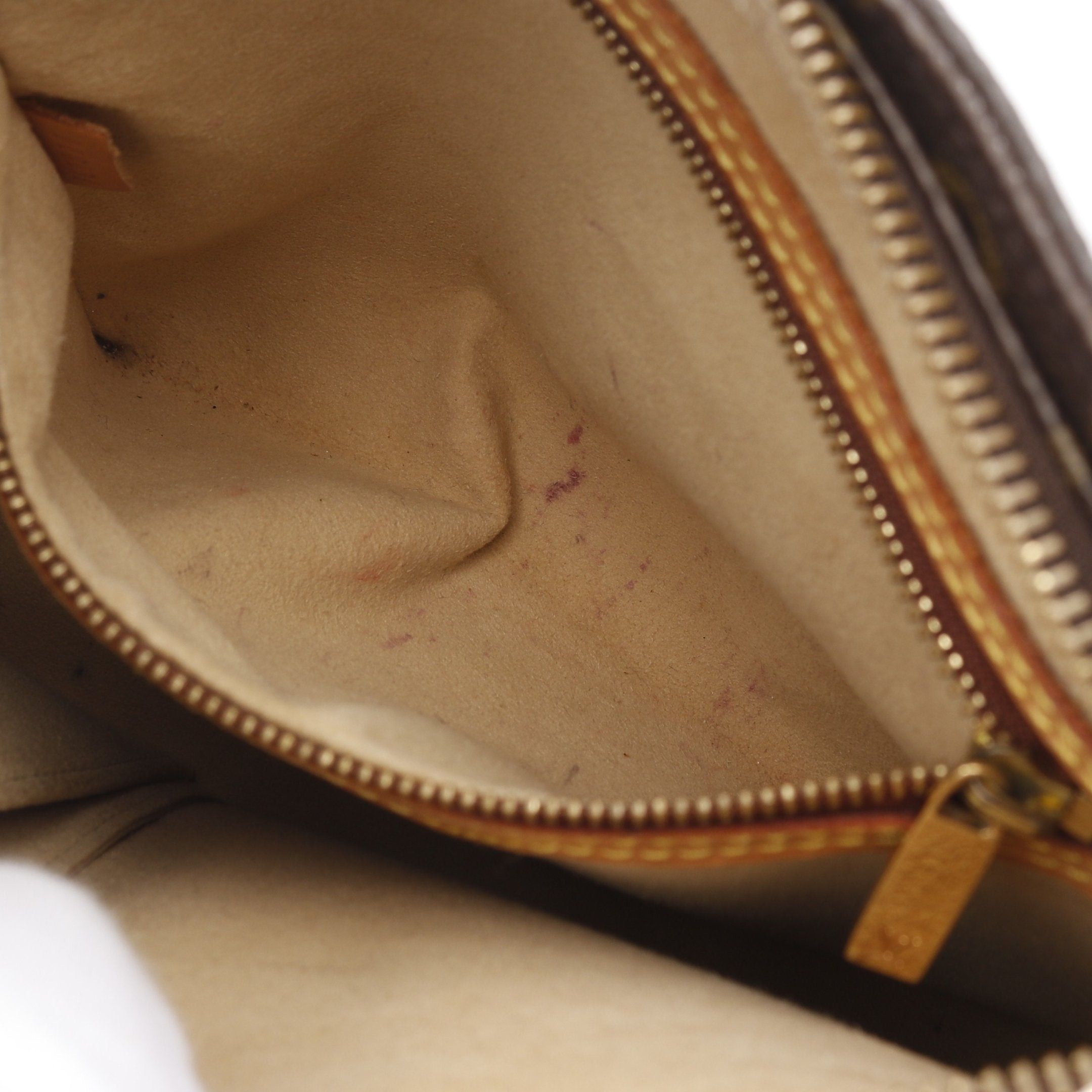 Louis Vuitton Louis Vuitton Looping Mm Monogram Shoulder Bag Leather Brown Size ONE SIZE - 11 Thumbnail
