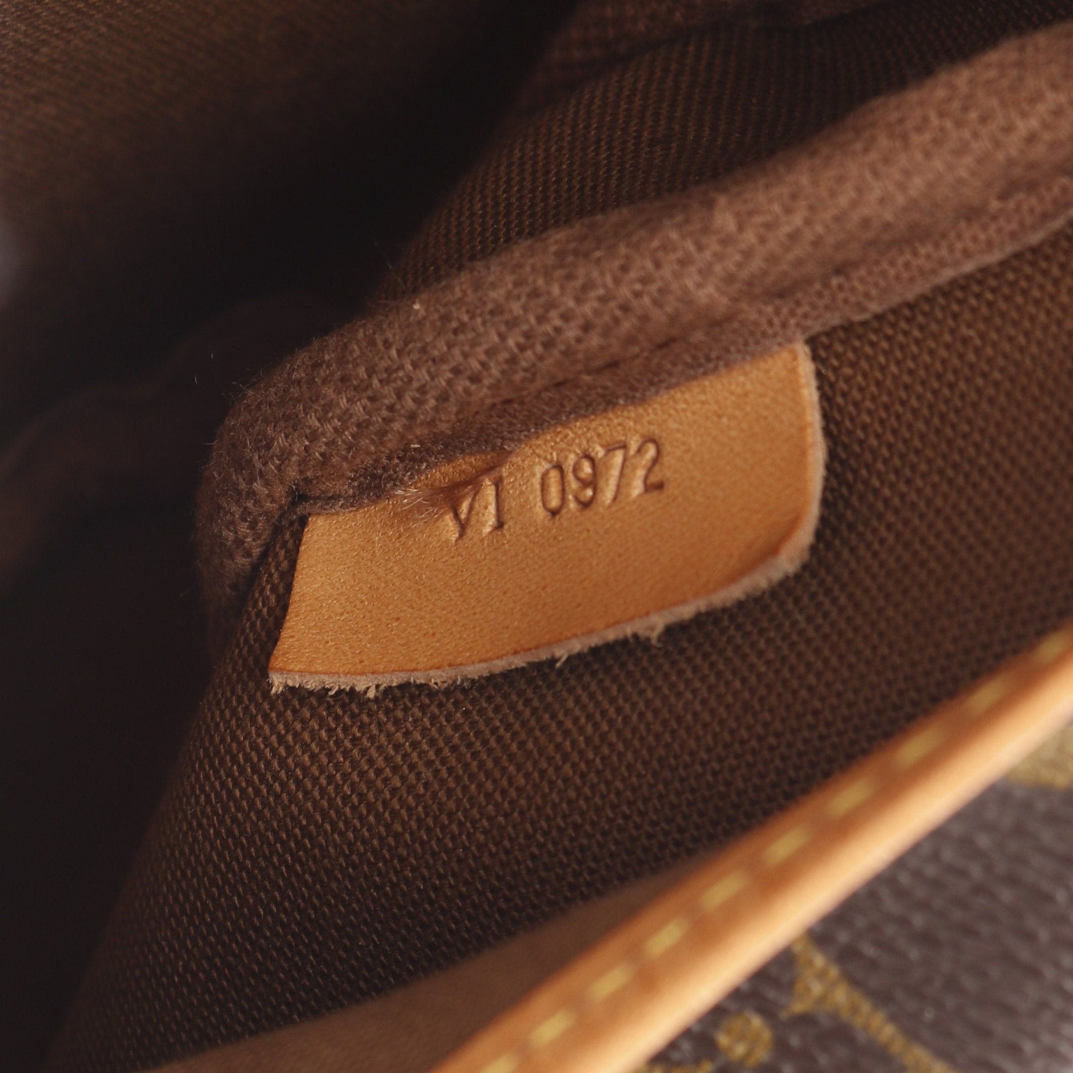 Louis Vuitton Louis Vuitton Saumur 30 Monogram Shoulder Bag Leather Brown Size ONE SIZE - 5 Thumbnail