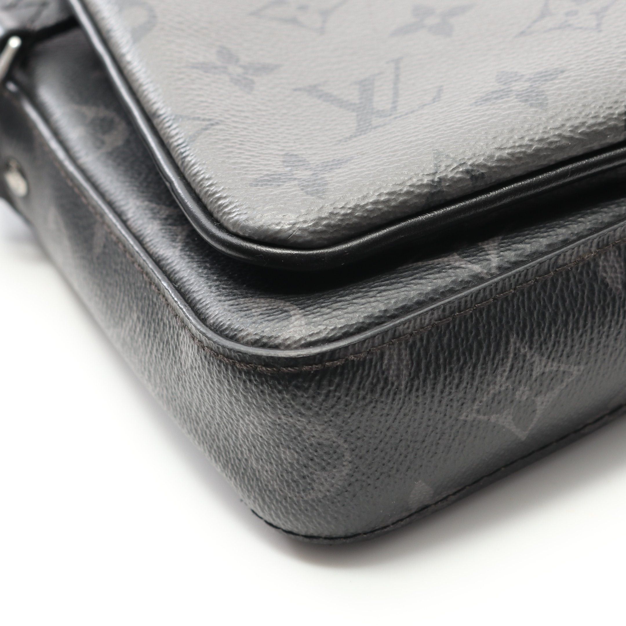 Louis Vuitton Louis Vuitton Trio Messenger Monogram Eclipse Shoulder Bag Leather Black Gray Size ONE SIZE - 6 Thumbnail