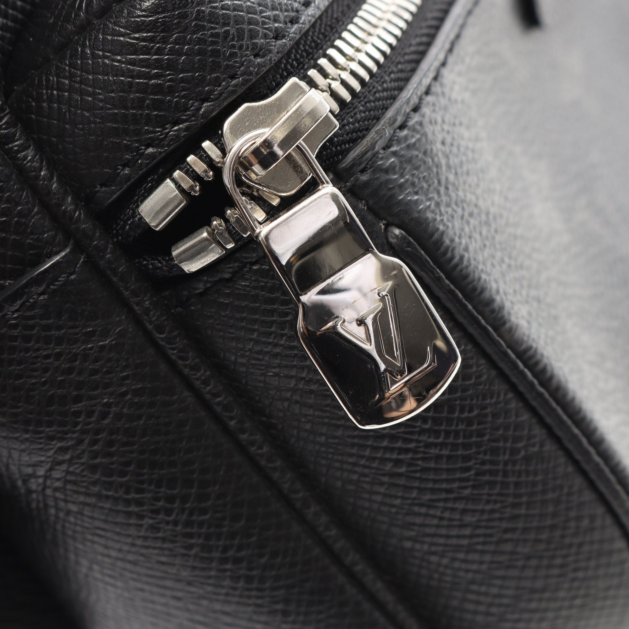 Louis Vuitton Louis Vuitton Bum Bag Outdoors Taigarama Noir Body Waist Leather Black Size ONE SIZE - 7 Thumbnail