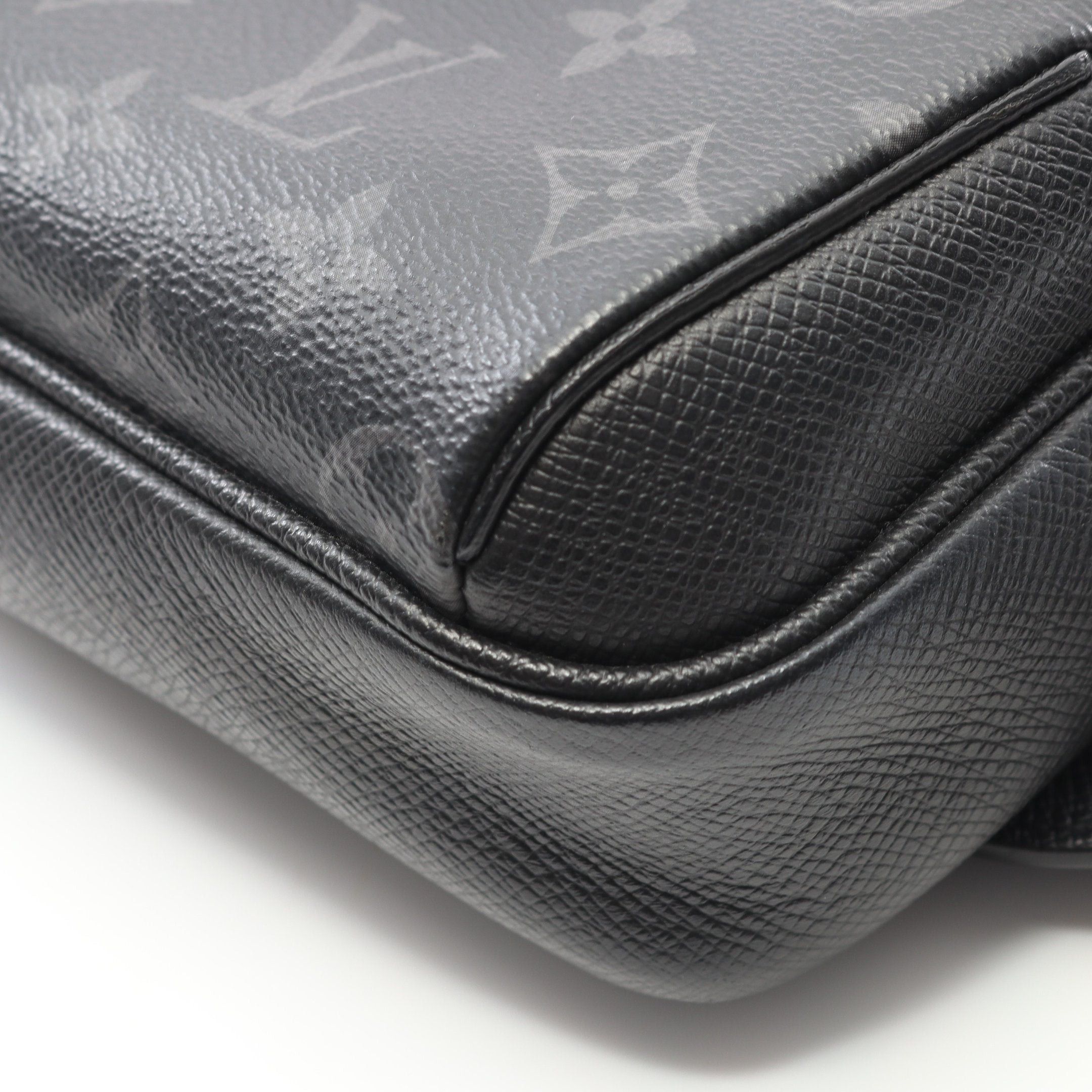 Louis Vuitton Louis Vuitton Bum Bag Outdoors Taigarama Noir Body Waist Leather Black Size ONE SIZE - 6 Thumbnail
