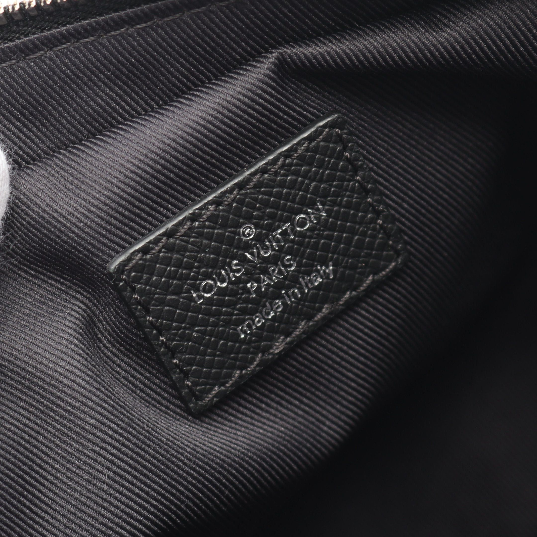 Louis Vuitton Louis Vuitton Bum Bag Outdoors Taigarama Noir Body Waist Leather Black Size ONE SIZE - 4 Thumbnail