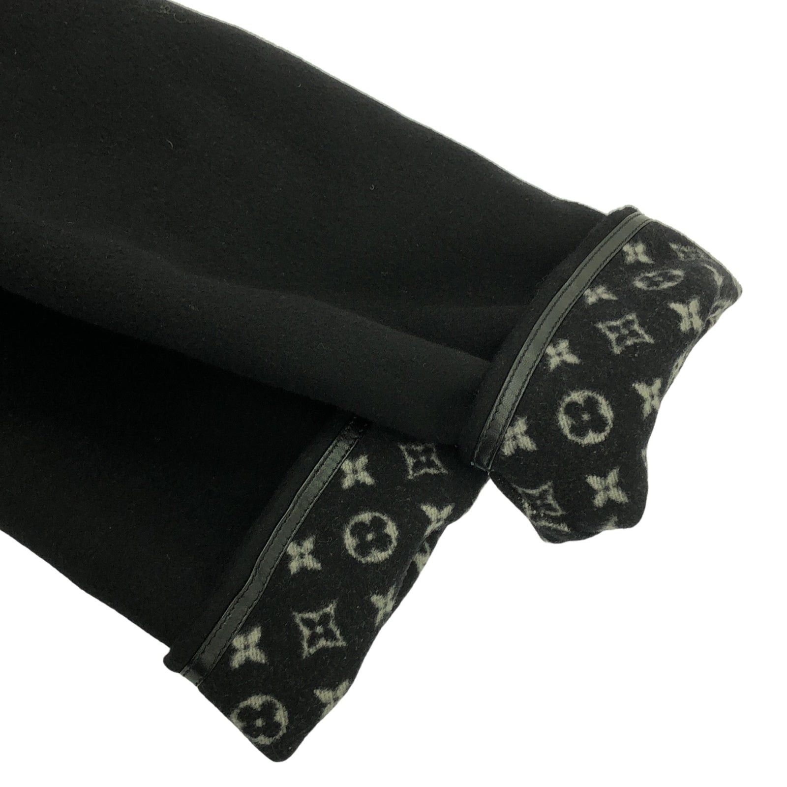 Louis Vuitton Louis Vuitton Coat Wool Black Size ONE SIZE - 10 Thumbnail