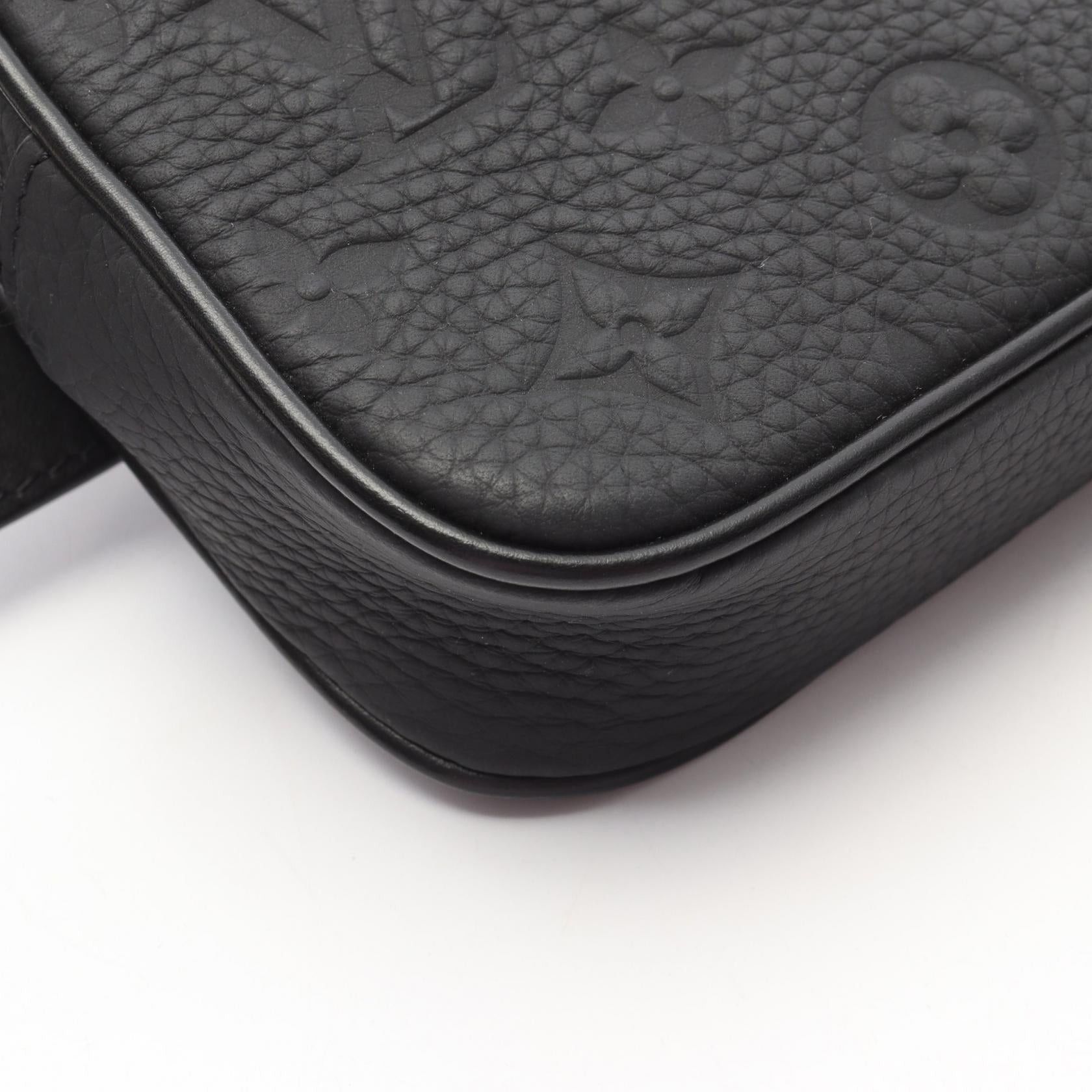 Louis Vuitton Louis Vuitton Pochette Volga Taurillon Monogram Noir Waist Bag Body Leather Black Staff Exclusive Size ONE SIZE - 6 Thumbnail