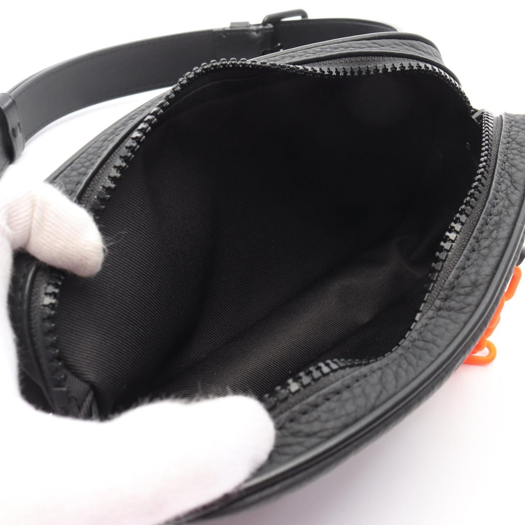 Louis Vuitton Louis Vuitton Pochette Volga Taurillon Monogram Noir Waist Bag Body Leather Black Staff Exclusive Size ONE SIZE - 3 Thumbnail