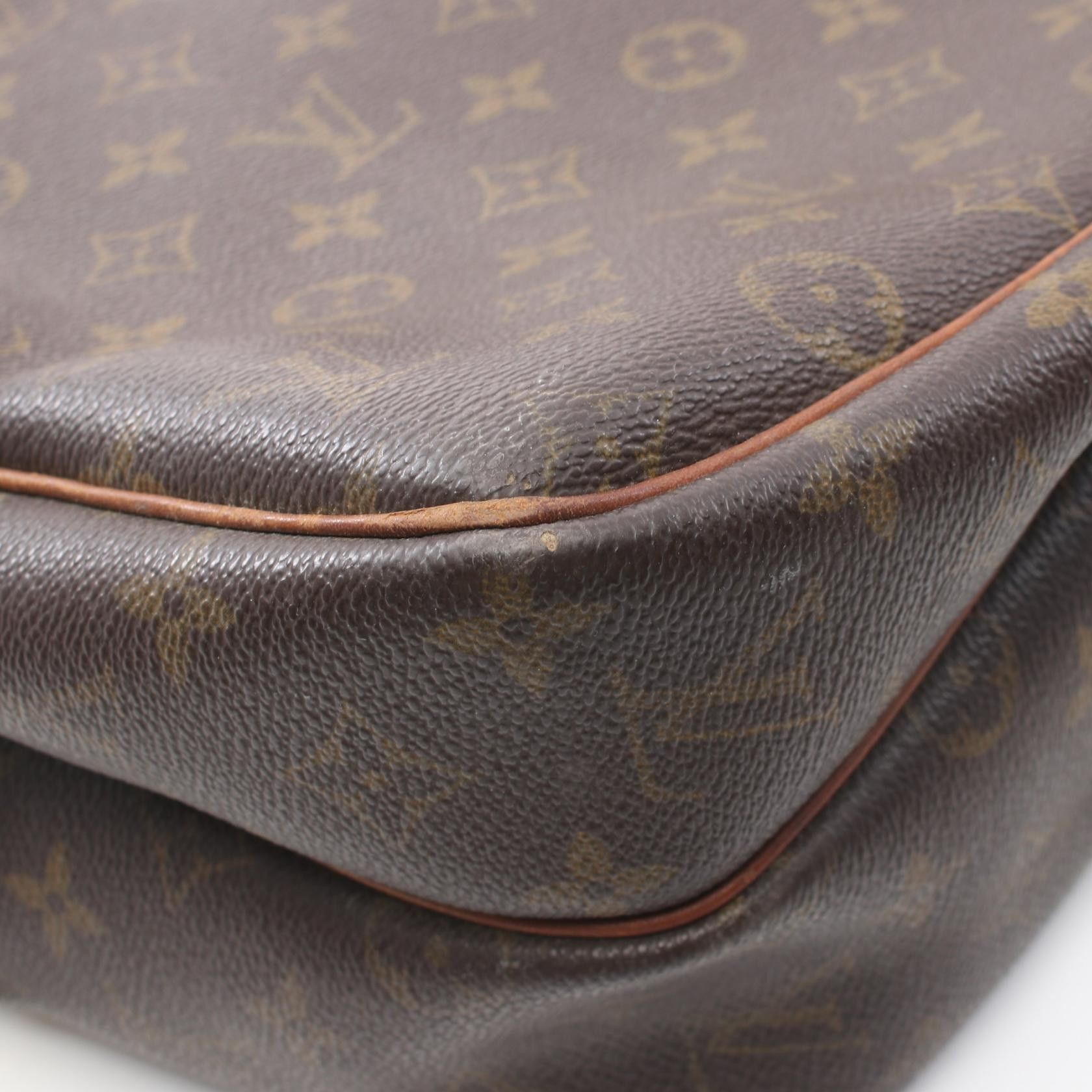 Louis Vuitton Louis Vuitton Louis Vuitton Reporter GM Monogram Shoulder Bag Canvas Shoulder Bag M45252 Size ONE SIZE - 8 Thumbnail