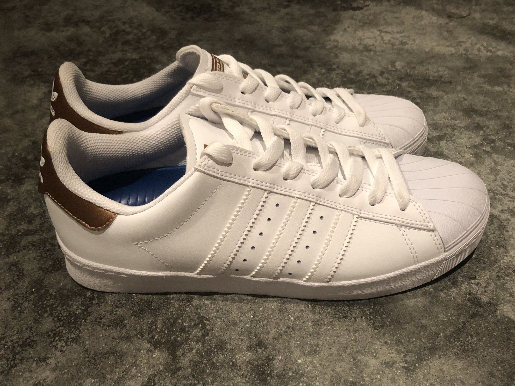 adidas superstar heel