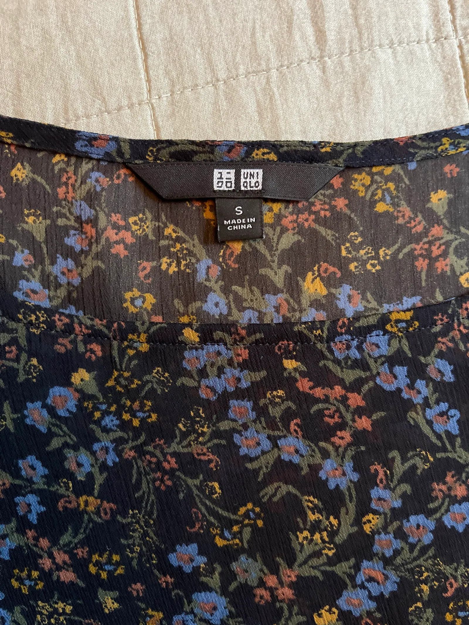 Uniqlo Uniqlo Blouse Size S / US 4 / IT 40 - 2 Thumbnail